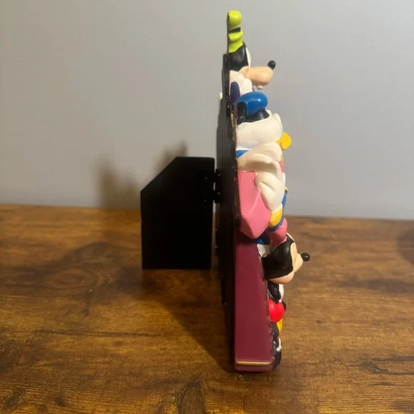 Walt Disney World Mickey Mouse Friends Art Theme 3D Picture Frame - Picture 4 of 13